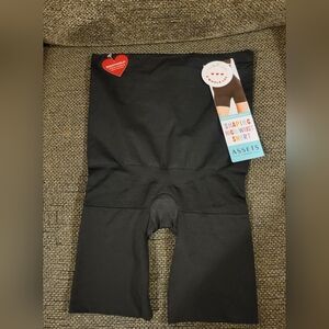 Women's Shaping High Waist Short.